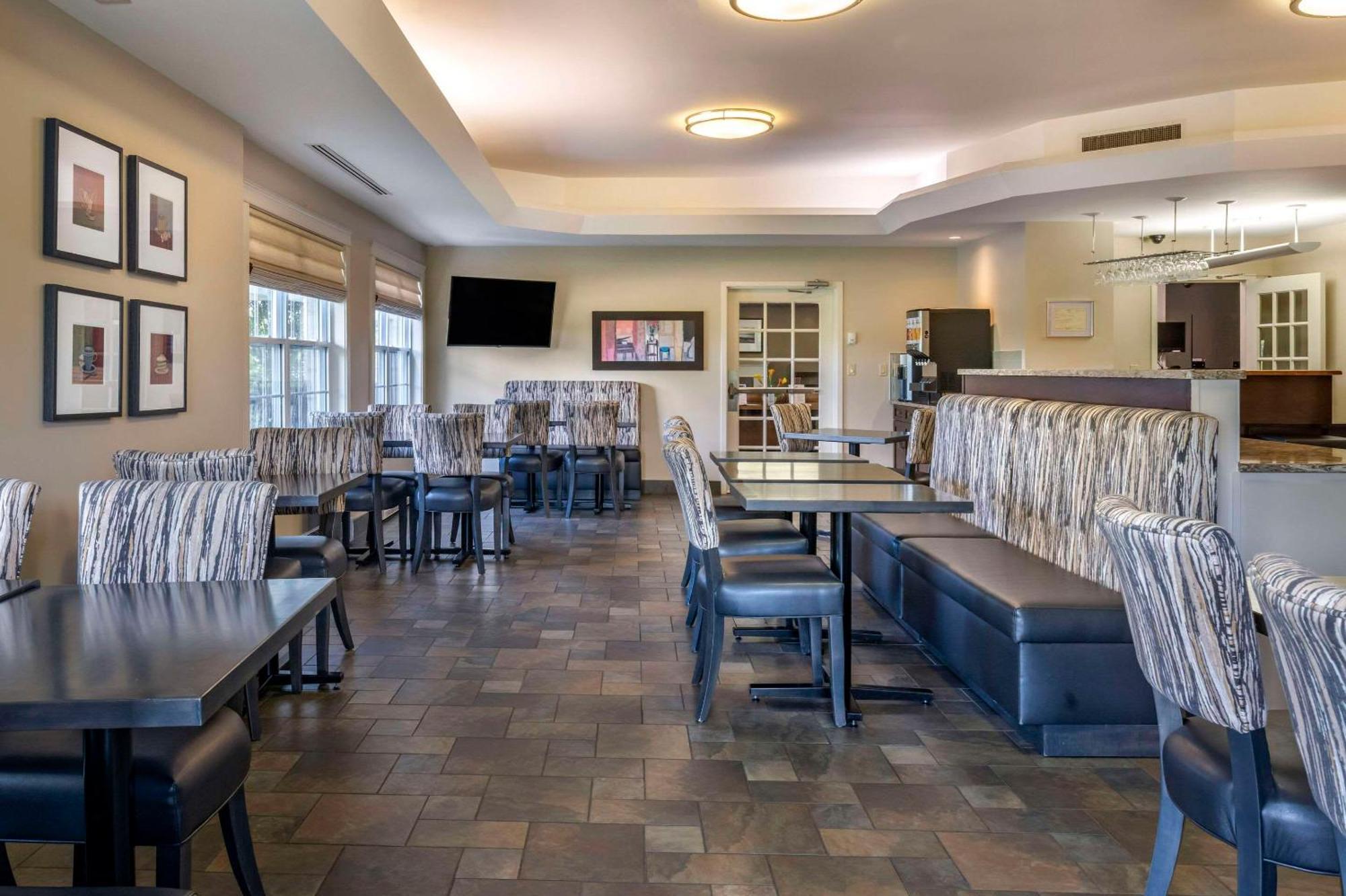 Quality Inn & Suites Quispamsis Rothesay Exteriér fotografie